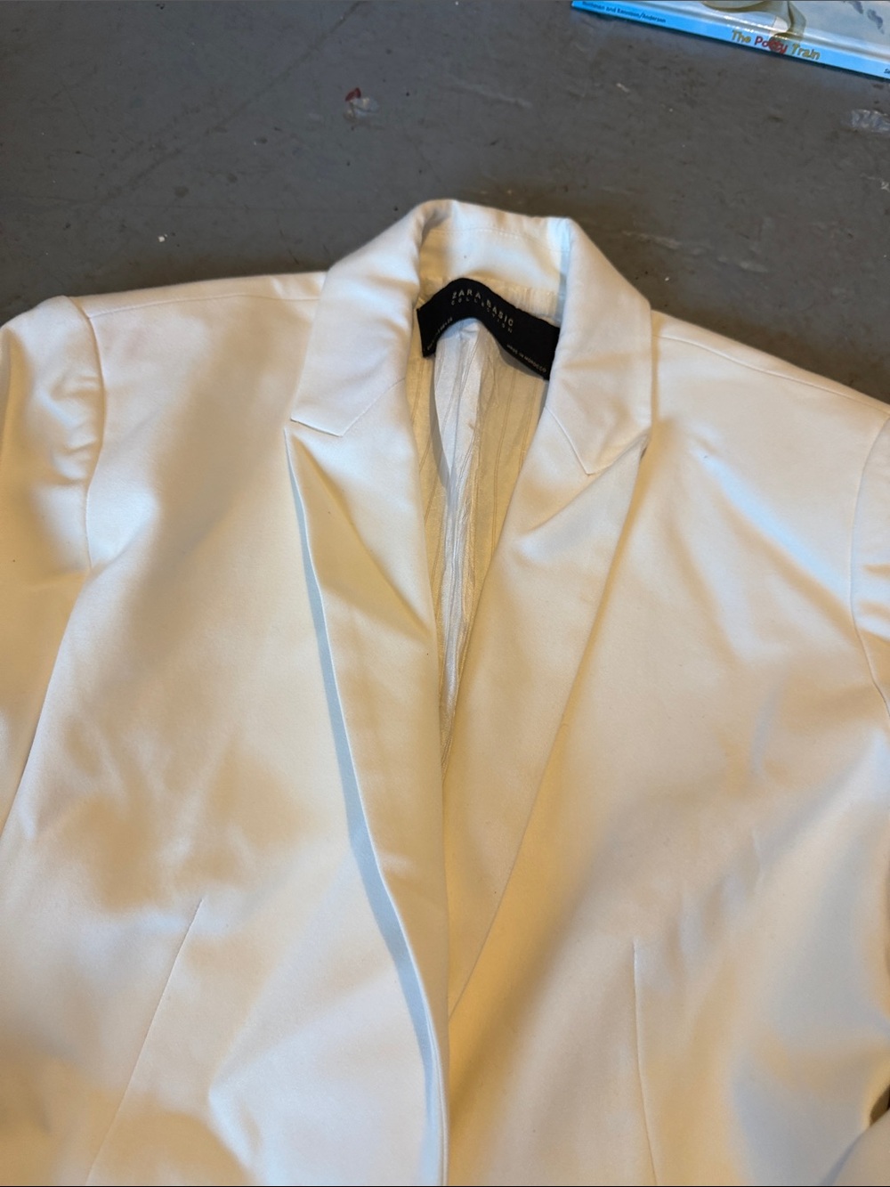 Zara White Single-Button Blazer with Gold Buttons - Picture 3 of 7